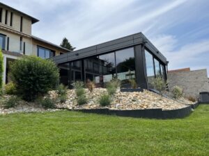 Aménagement tour de piscine couverte